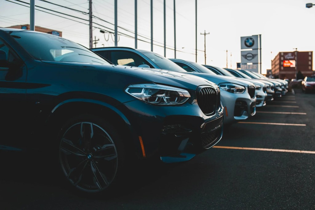 SEO growth and ranking recovery for a large car dealership